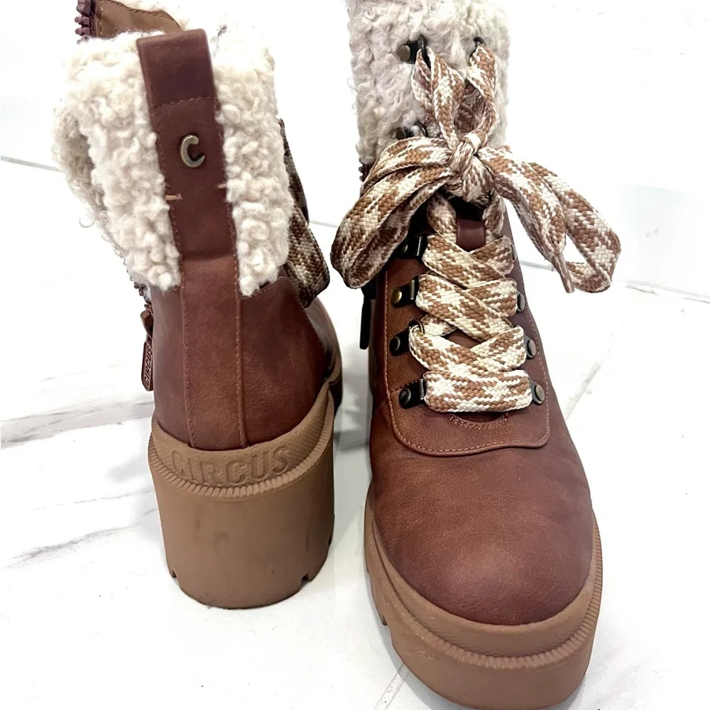 Circus by Sam Edelman Sambert‎ Dark Camel Brown and Cream Winter Boots 9
